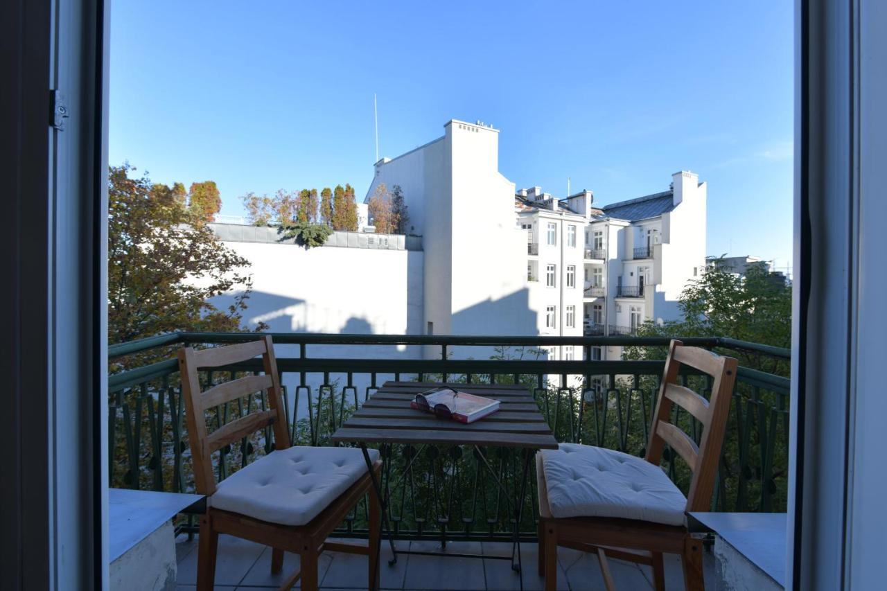 Apartament Wilcza 3 - Dla 4 Osob - 260m Do Ambasady - Duzy Balkon Od Strony Dziedzinca - Wifi - Good
